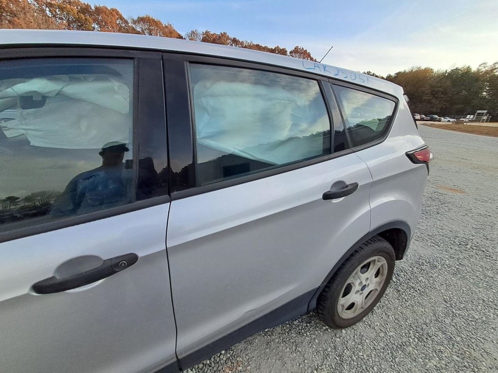 Fuse Box Engine Fits 17 ESCAPE 4872395