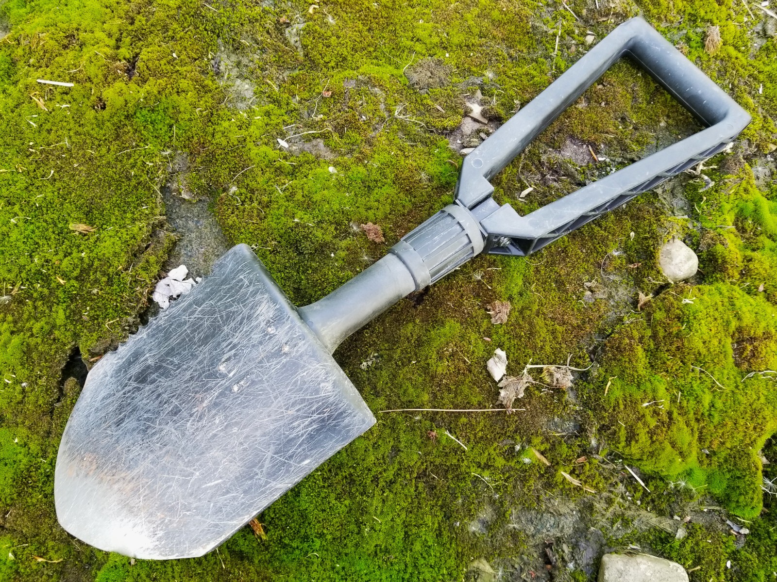 US Military GERBER 2000 E-TOOL Entrenching Folding Shovel w/ SERRATED EDGE VGC