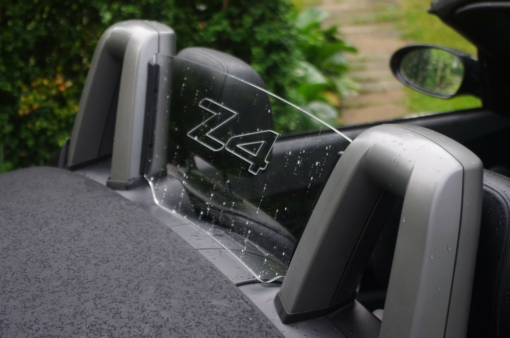 Z4 bmw 02-08 E85 Wind Deflector  defender e85 ,logo
