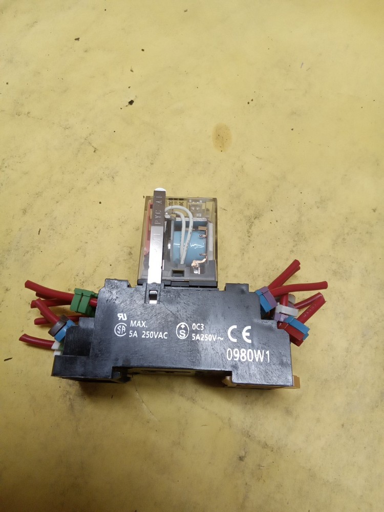 Omron Relay MY4 W/0980W1 Socket Base