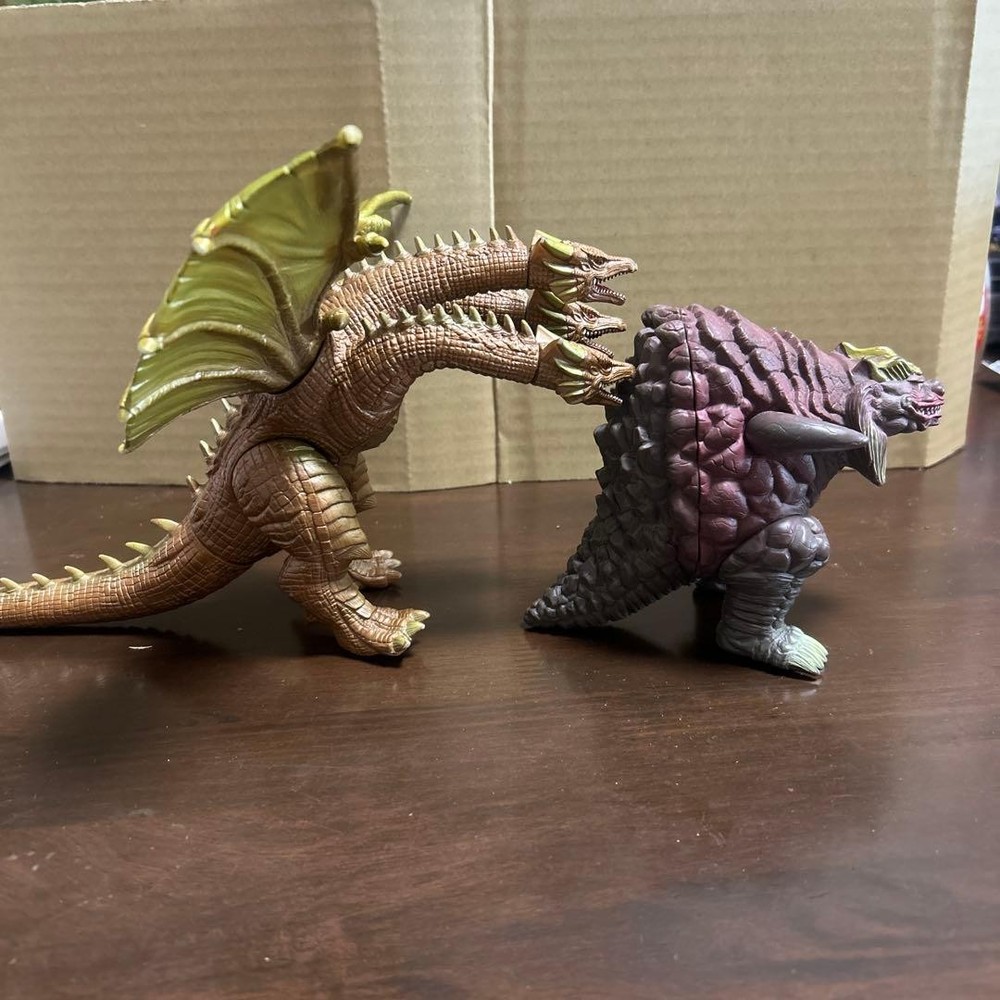 King Ghidorah Battra Figure Set