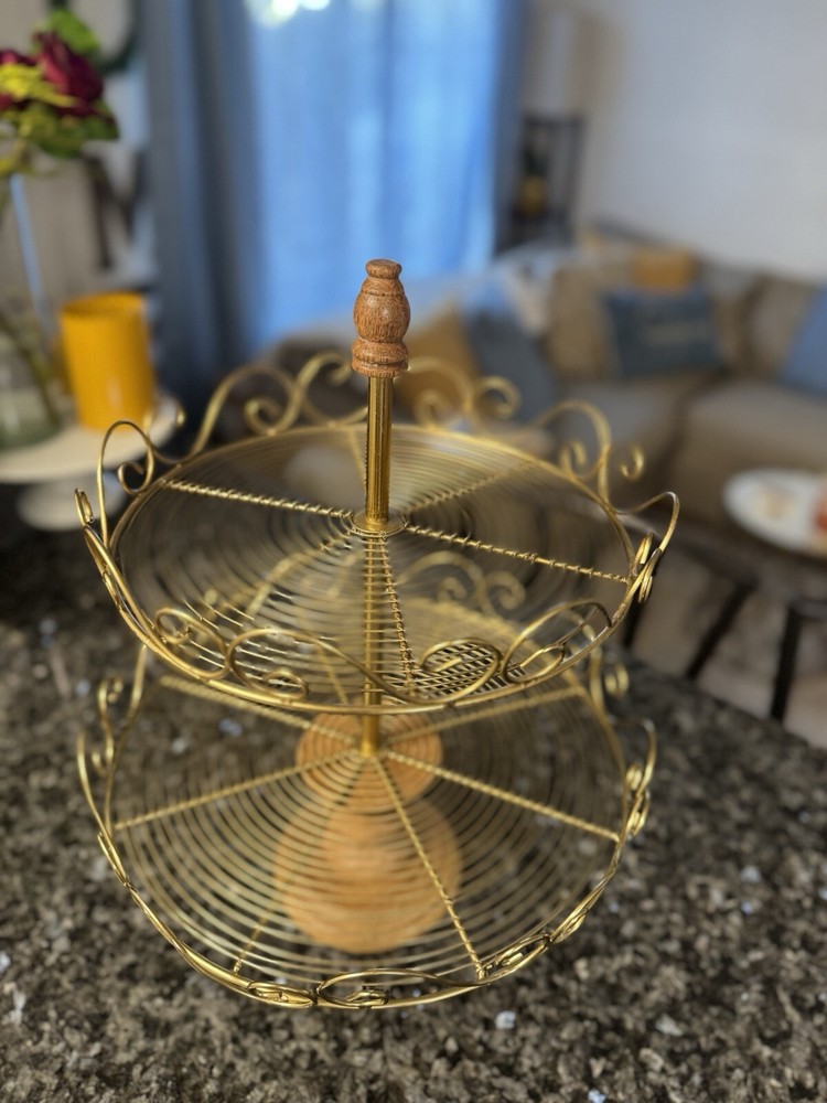 2-Tier Cup Cake Stand (Gold color)