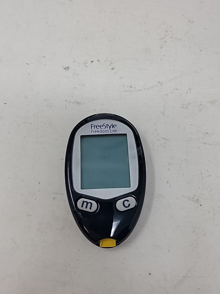 NEW FREESTYLE FREEDOM LITE BLOOD GLUCOSE METER Read Description