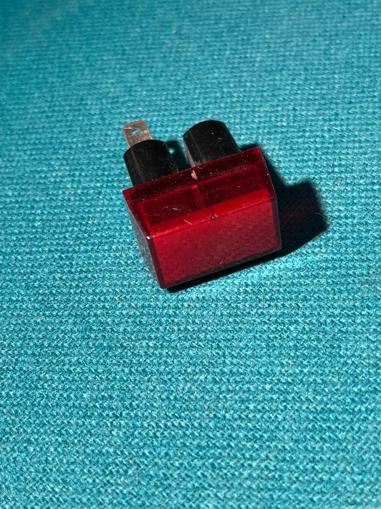 Red Panel indicator, rectangular, with 14V wedge base bulbs, 1/4" connect