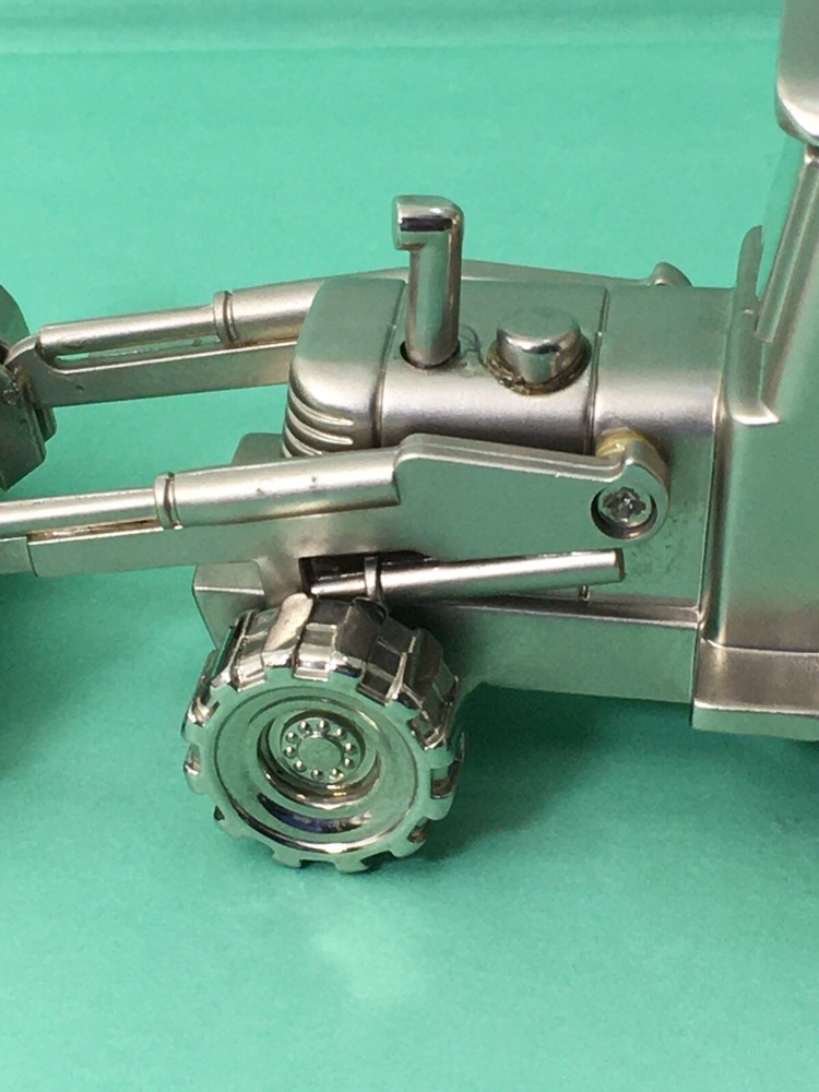 Breeze Collection Backhoe Clock -Japan Movement.