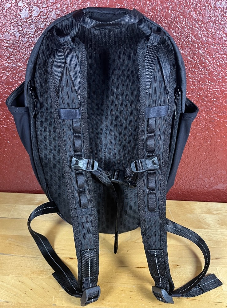 Lululemon Fast & Free Black Backpack 13L Hydration 16”x9.5”x3.5”