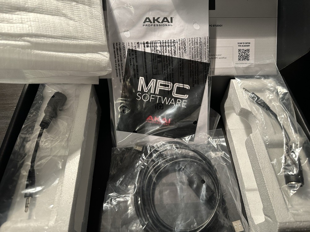 Akai Professional MPC Studio MIDI Controller