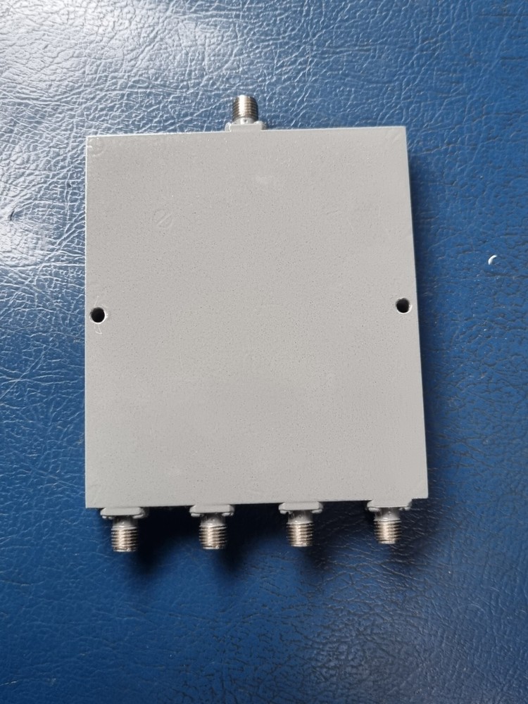 MCLI PS4-4 4-WAY RF MICROWAVE POWER DIVIDER (r6s2.4b1)