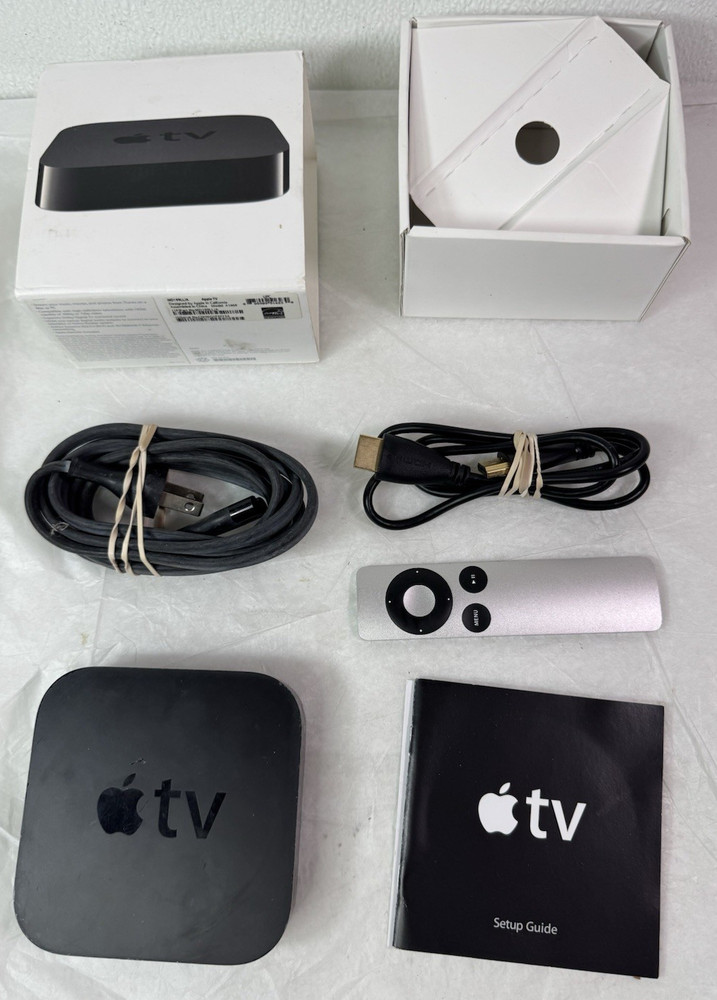 Apple TV Model A1469 3rd Generation W/ Apple Remote Tested Bundle media streamer