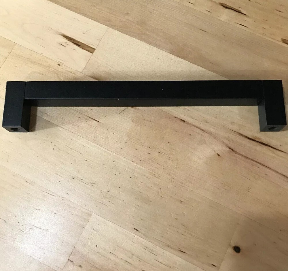 Alno D420-8-BRZ Appliance Block Modern Pull, Bronze