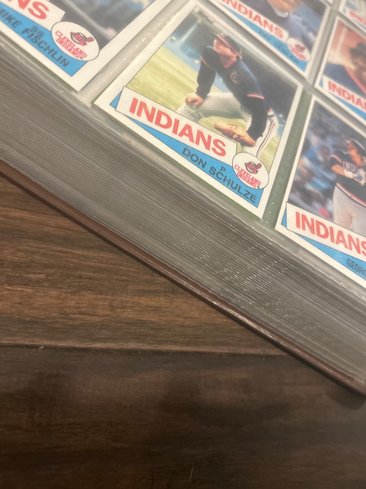 Giant Binder of Vintage Baseball Cards. 500+ Cards.