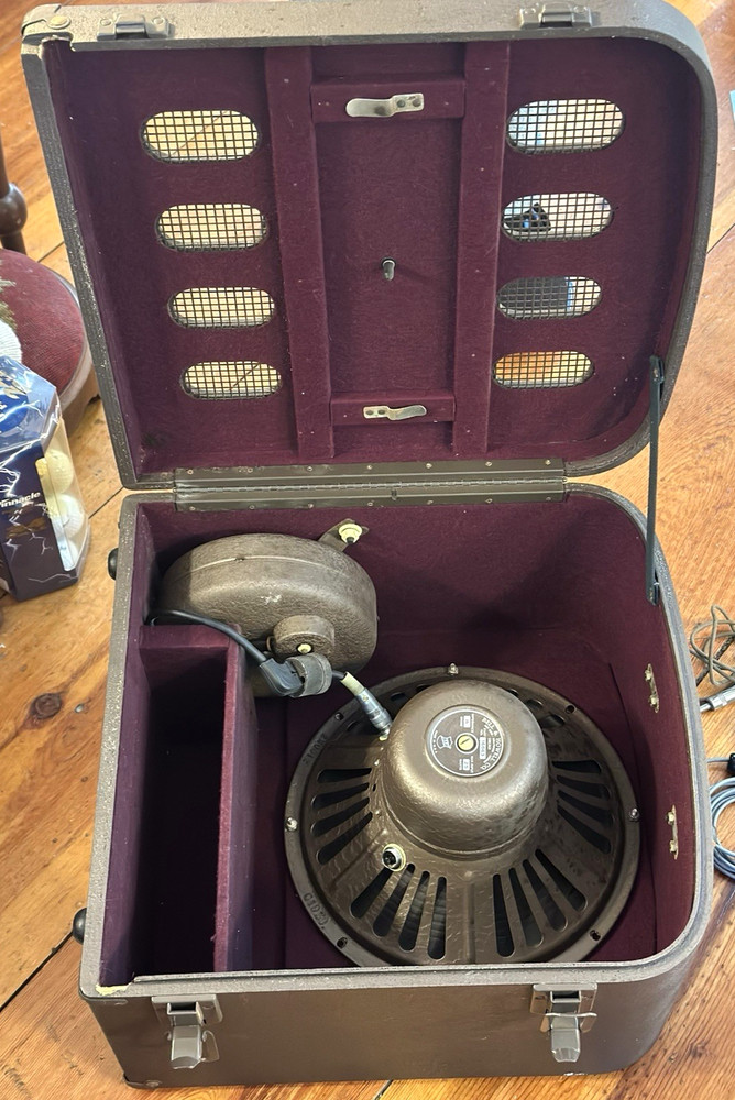 BELLE & HOWELL SPEAKER....CA.1940