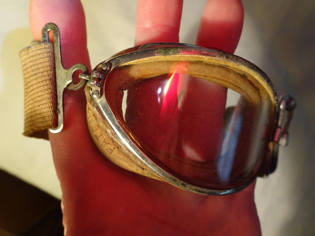 ANTIQUE C1928 "AVIATOR PILOT GOGGLES" Luxor No.7/Tin E.B. MEYROWITZ