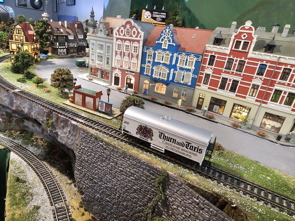 Bauer DB Thurn Und Taris Freight Car 180645 HO Scale DC