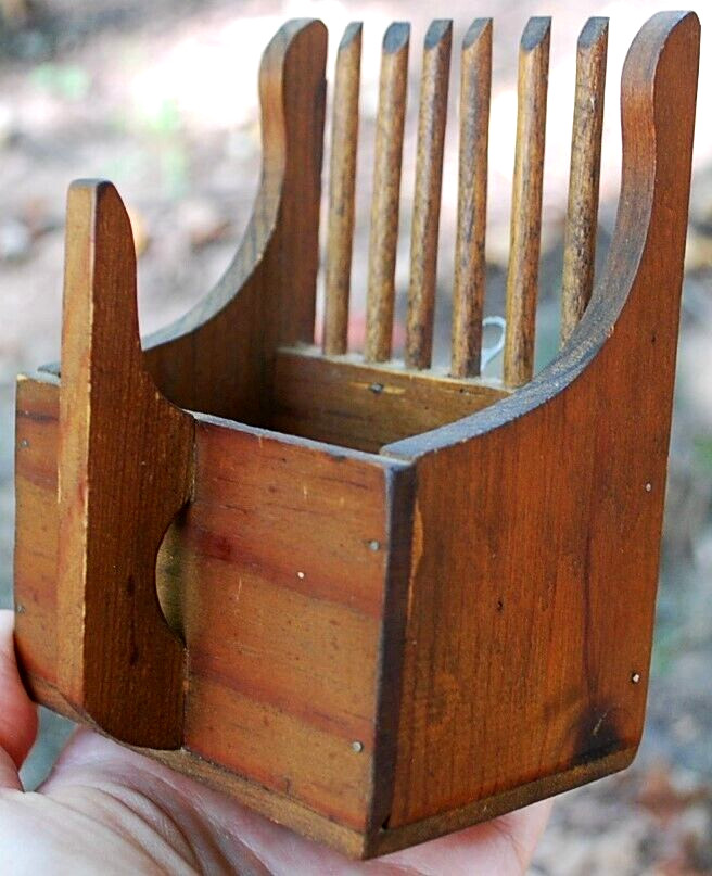 Antique Primitive HANDMADE WOOD CRANBERRY/BLUEBERRY HARVESTING SCOOP Rake Box