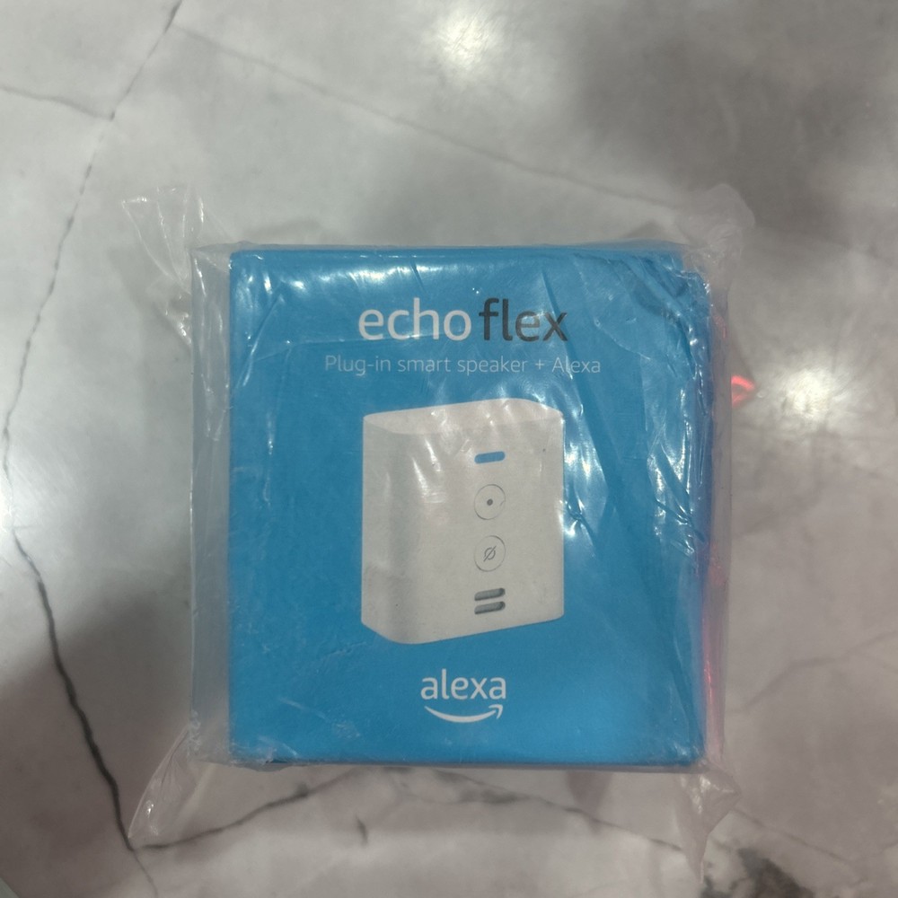 Amazon Echo Flex Plug-in Smart Speaker Alexa, Bluetooth, Wi-Fi