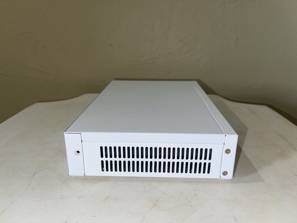 Sophos SG 105 Network Security Firewall Appliance VPN Device