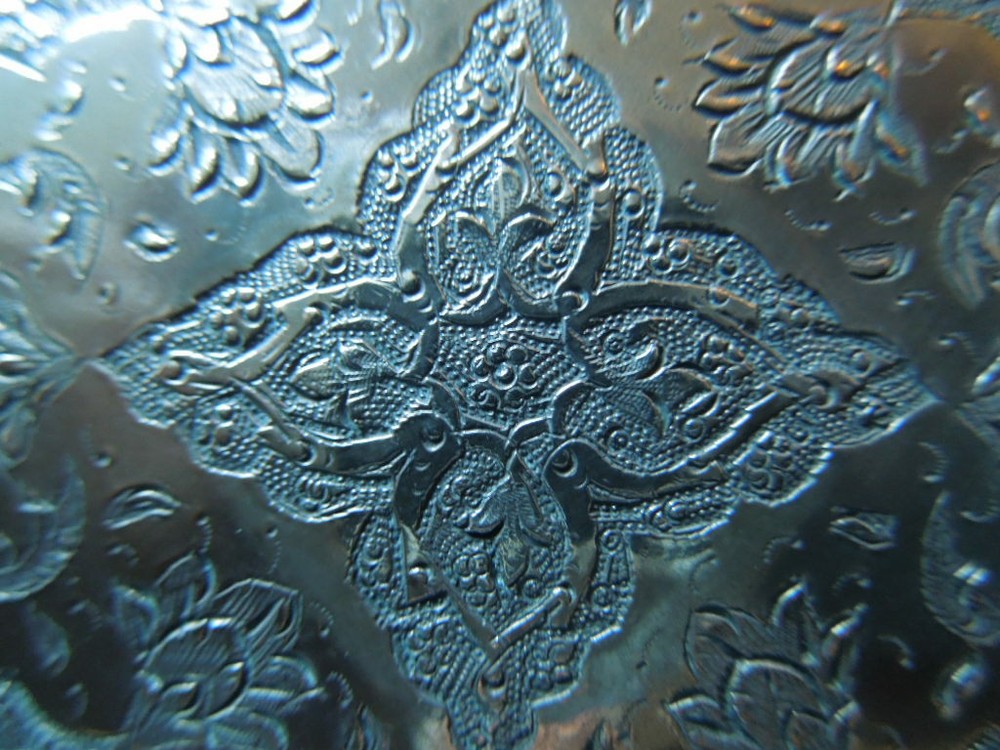 J2104 ANTIQUE MIDDLE EAST BOX SOLID COIN SILVER NICE ENGRAVED SEE DES