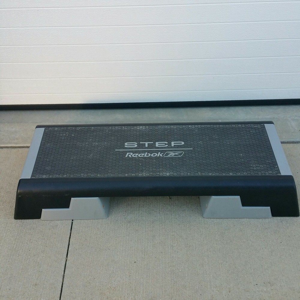 Reebok Aerobics Step Cardio Workout Stepper w/Adjustable Risers 6" 8" 10" height