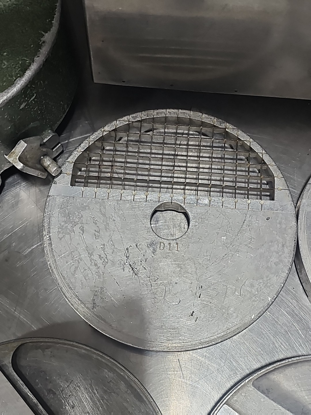 Mannhart MV 80 Commercial Food Processor With 6 pc Disc Attachment Set