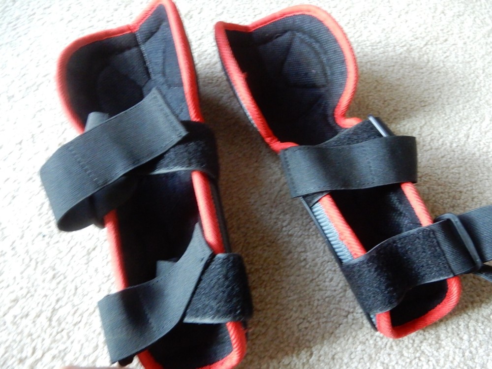 FLY RACING FLEX MOTOCROSS KNEE GUARDS