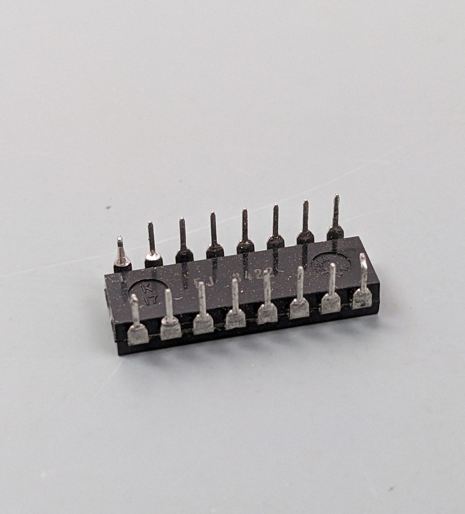 Intel P3205 High Speed 1 of 8 Binary Decoder IC