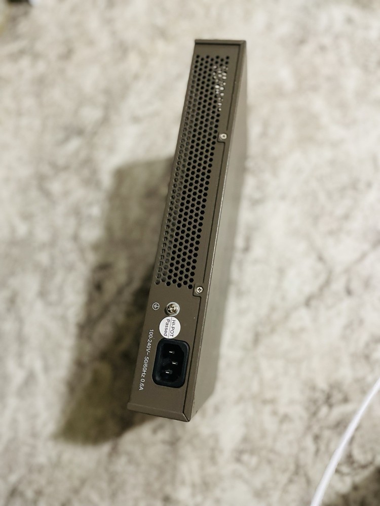 TP-LINK Technologies TP-Link TL-SG1024D 24-Ports Rack-mountable Ethernet Switch