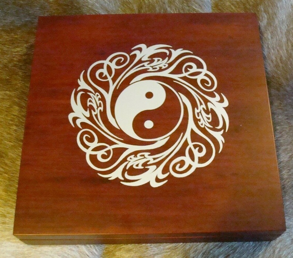 Deluxe Wooden 4-coin Display Box..