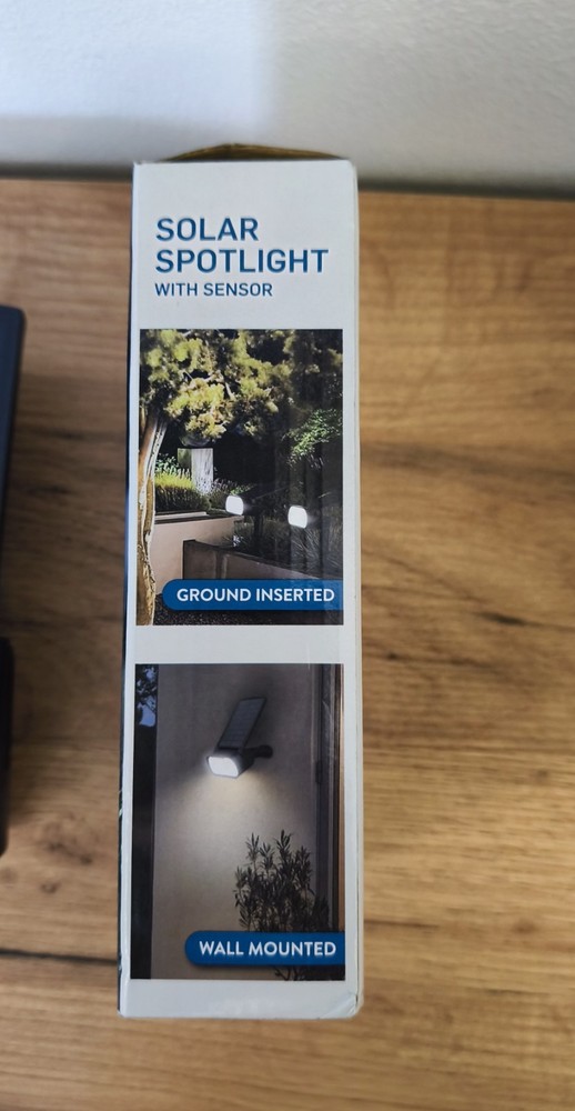 Outdoor LED spotlight light - solar panel - motion sensor IP65 6500k