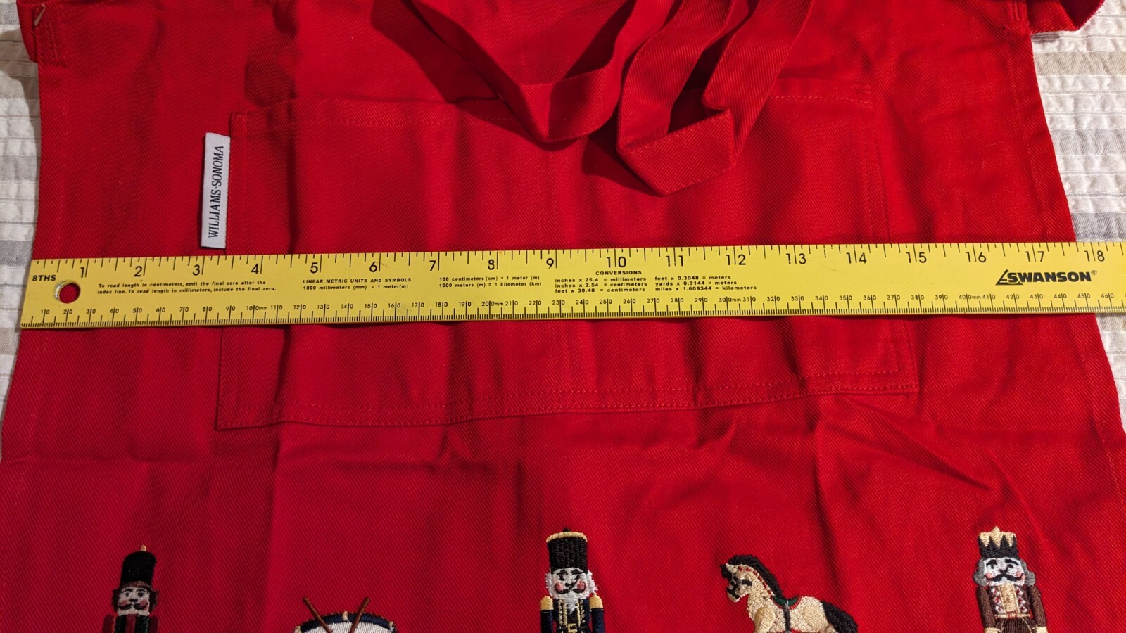 William Sonoma New Child's Christmas Red Apron Waist Tie Neck D Ring 24" x 18"