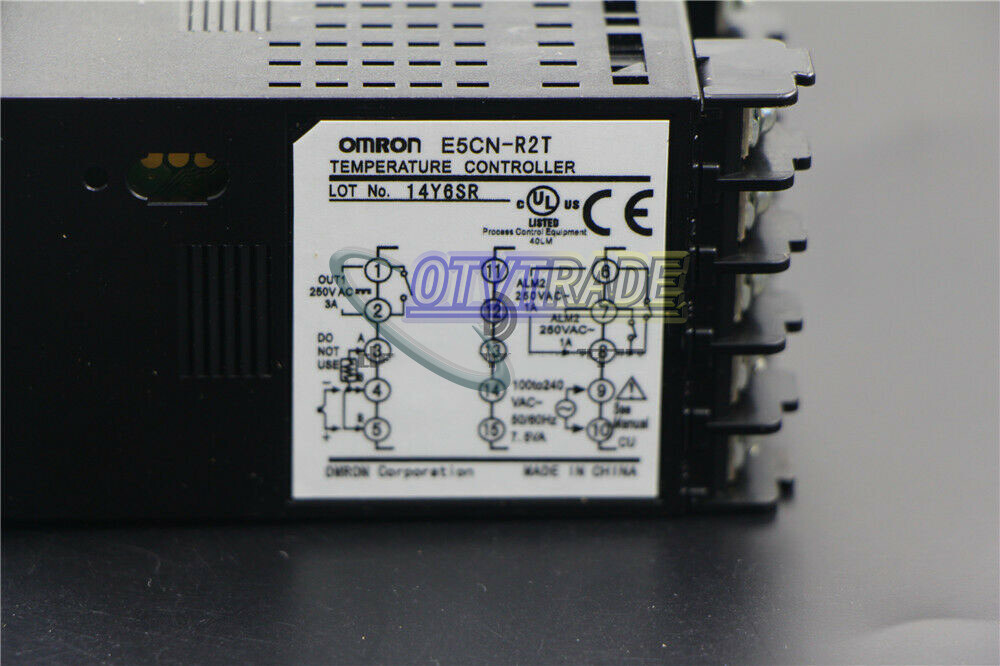 One NEW IN BOX Omron E5CN-R2T Temperature Controller 100-240VAC