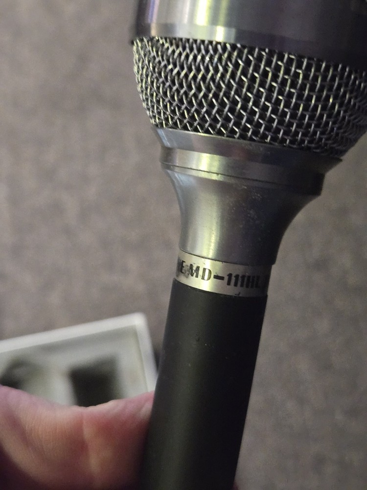 VICTOR Dynamic Microphone MD-111HL Used IN ORIGINAL BOX WORKS