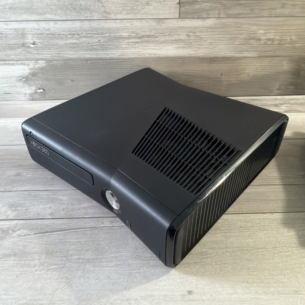 Microsoft Xbox 360 Slim S 4gb Console Bundle 5 Games Controller And Cords