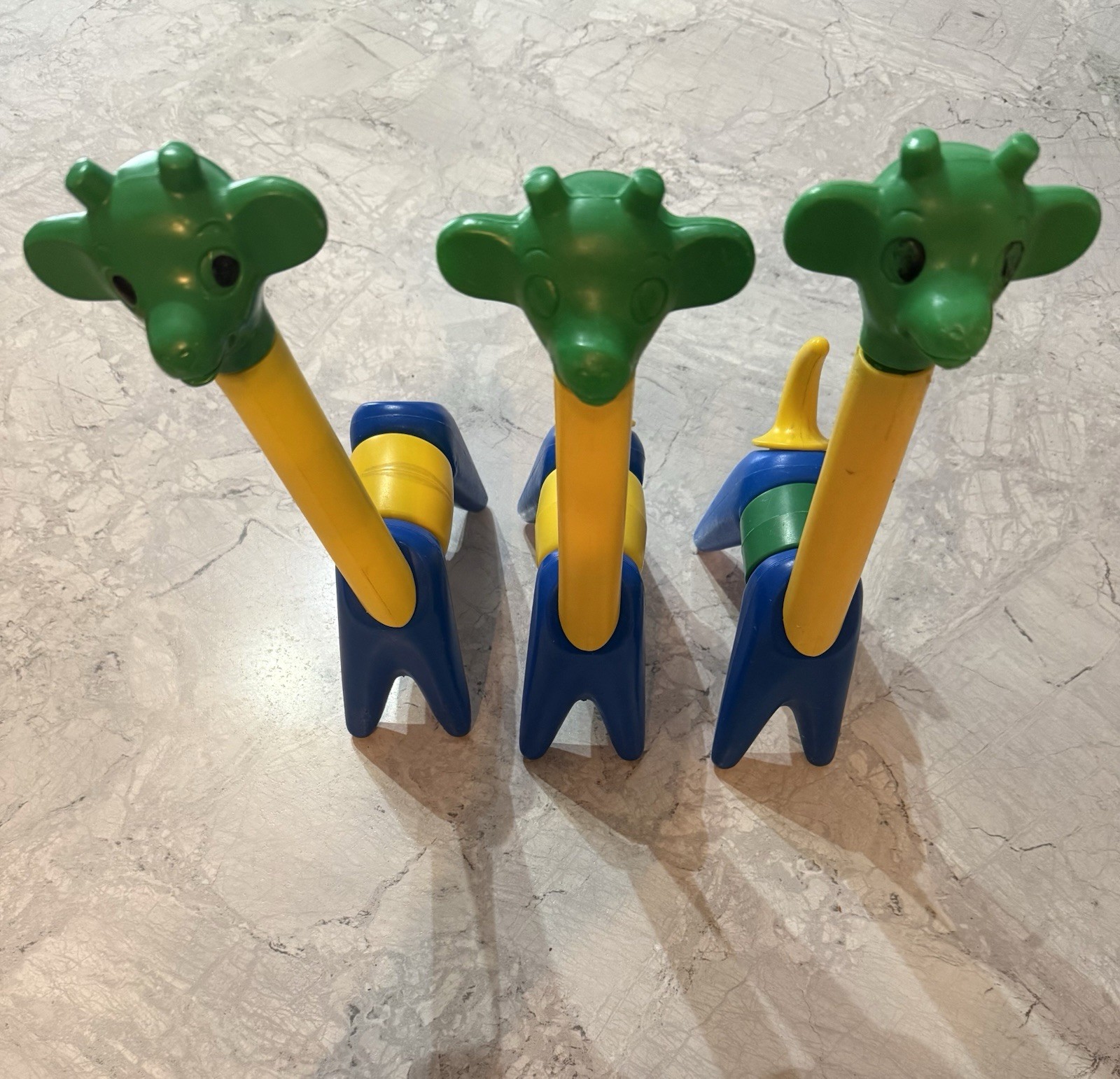 Tupperware Vintage Zoo-It-Yourself Animal Kit. 87 Pcs. 17 Animals.