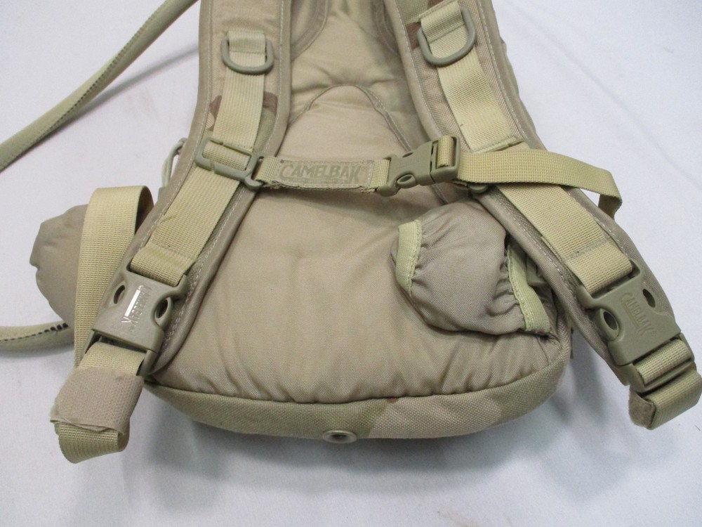 DESERT CAMO CAMELBAK SMALL PACK MULE (w. BLADDER) M.U.L.E. (USED)