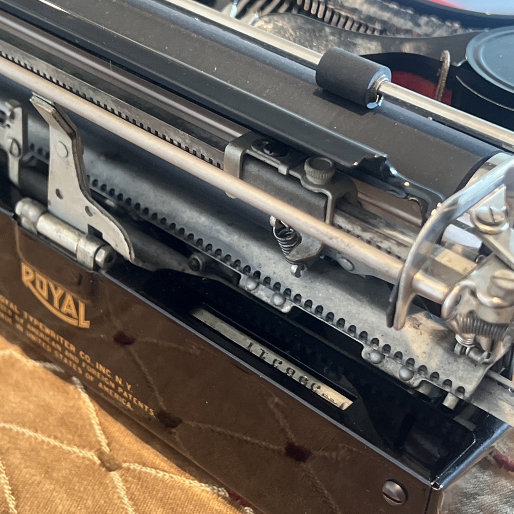 Royal Portable Typewriter 1934 Model with Original Case