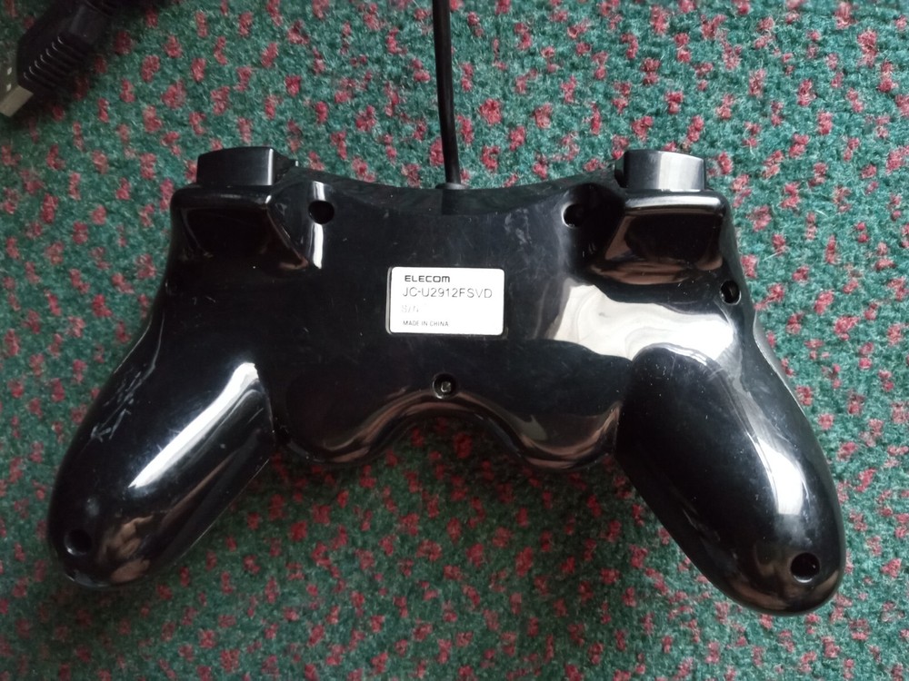ELECOM game pad USB connection