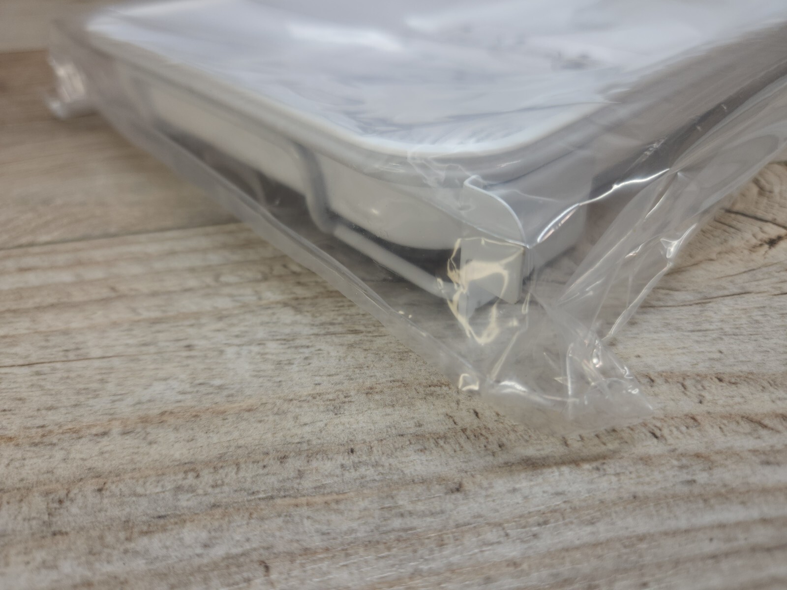 Rubbermaid FastTrack Closet Organizer Shelf 23.9 x 4.5 x 1.2