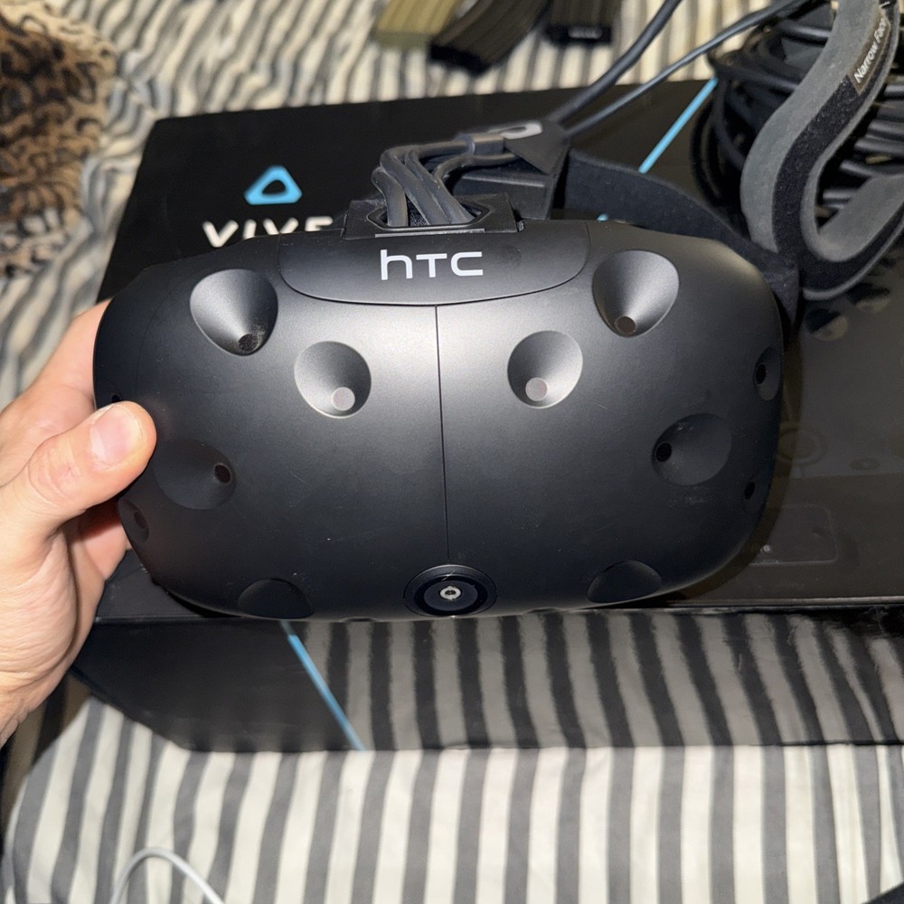 HTC Vive VR Headset, headset only read desc
