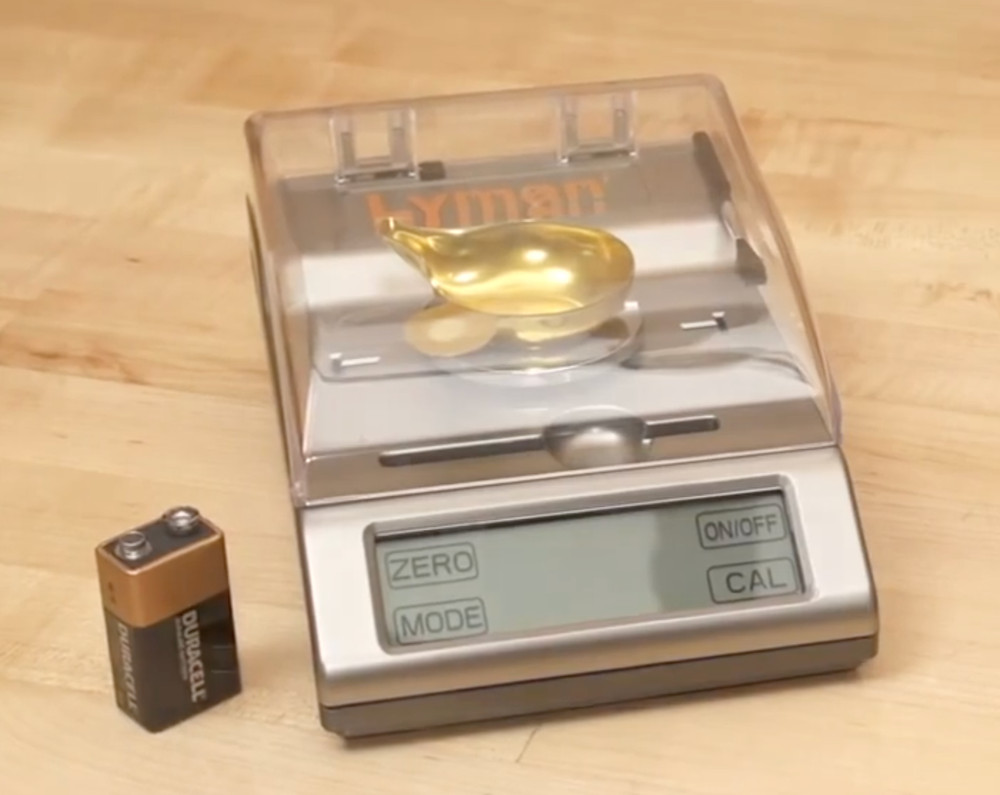 Lyman Accu-Touch 2000 Electronic Scale, accuracy to 1/10 grain Reloading Scale