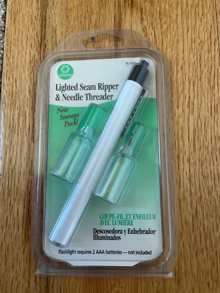 Coats &Clark Lighted Seam Ripper/Needle Threader