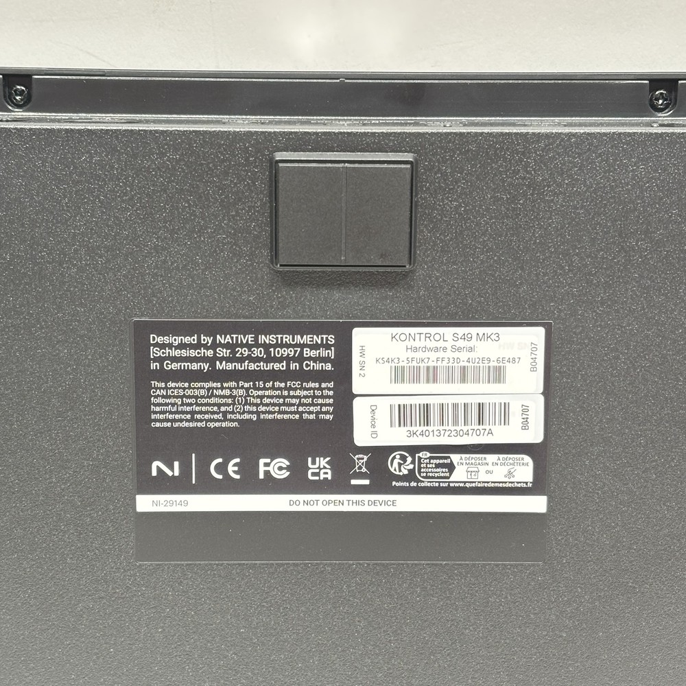 Native Instruments Komplete Kontrol S49 MK3 49-key MIDI Keyboard Controller