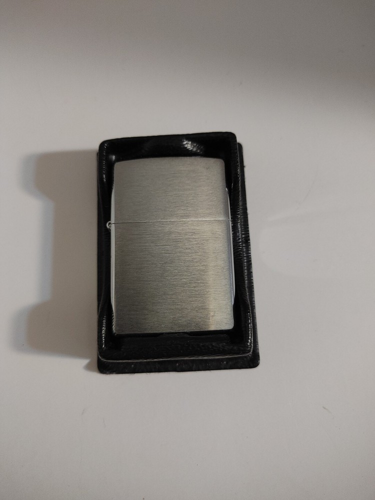 2005 Zippo Windproof Lighter Satin Chrome A1