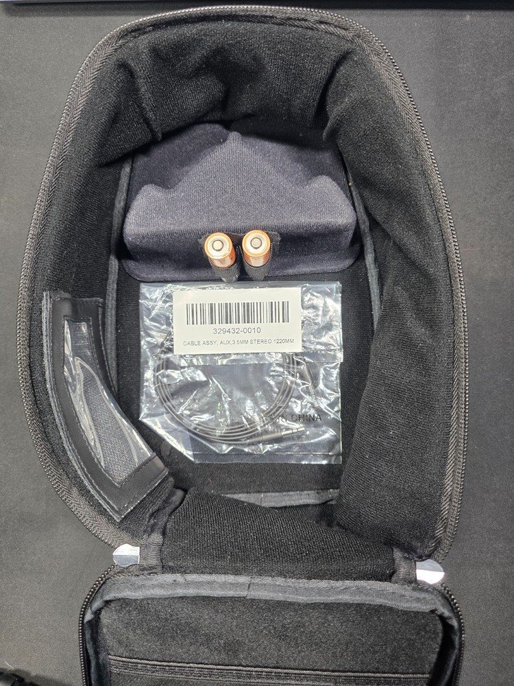 Bose A20 Aviation Headset with LEMO 6 Pin Plug, Bluetooth and Soft Case.