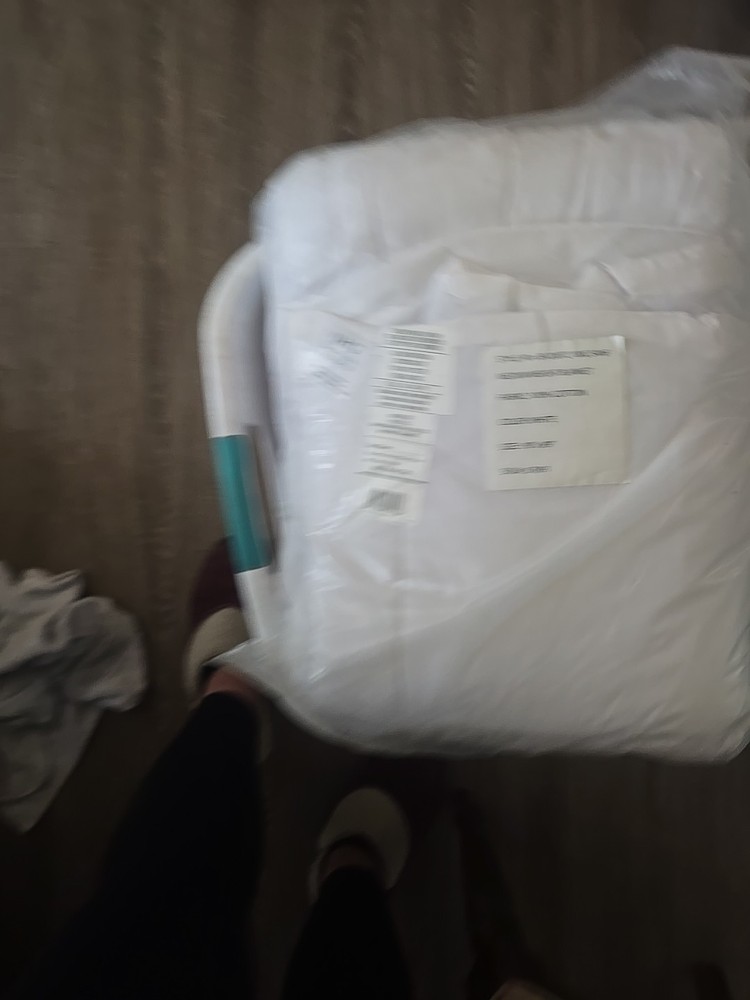 IHG Bedding Collection QUEEN SIZE Duvet Insert MEDIUM Weight Down Alternative
