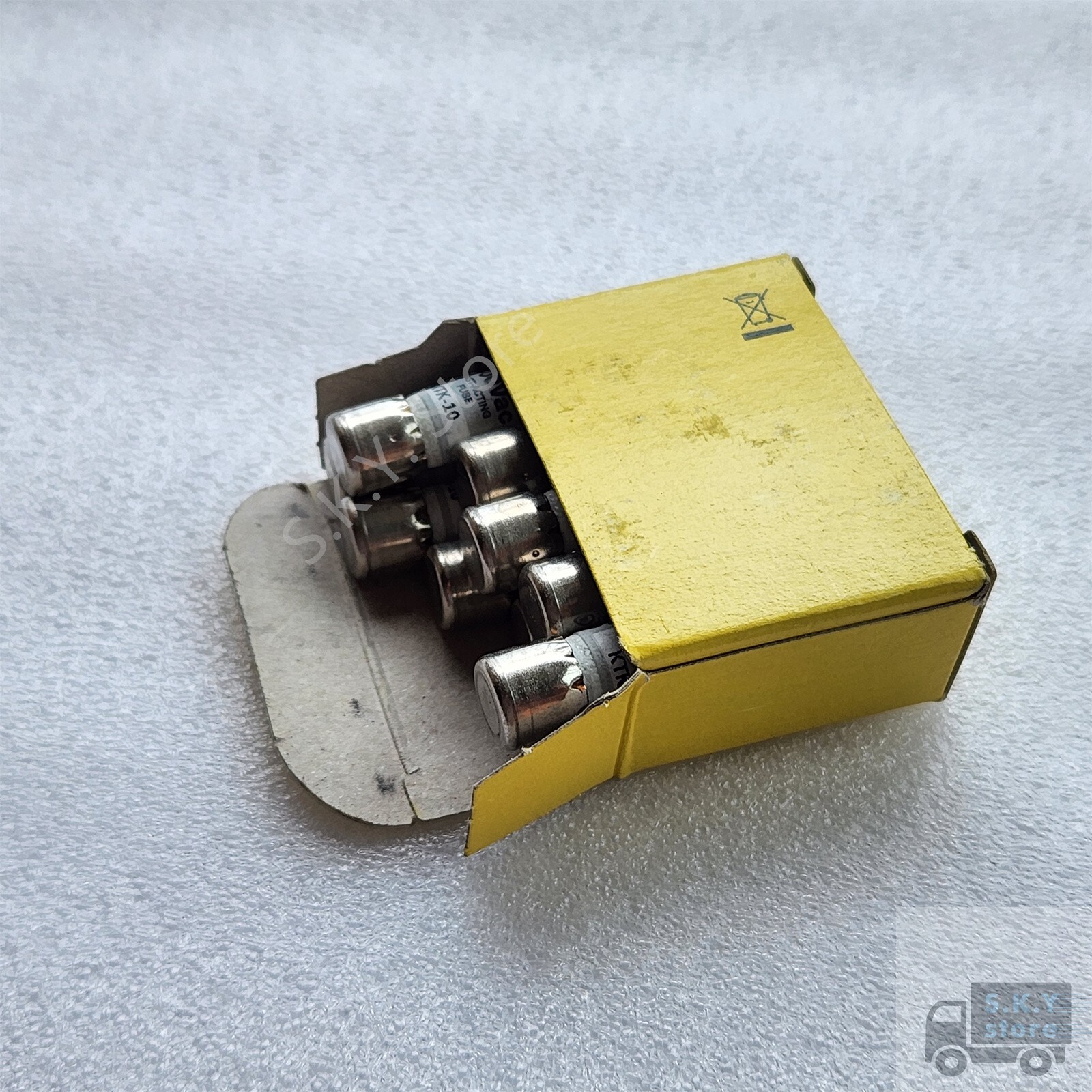 Lot of 10 NEW Bussmann FAST-ACTING Fuse KTK-10, 600Vac, NIB, KTK10, Fast Ship