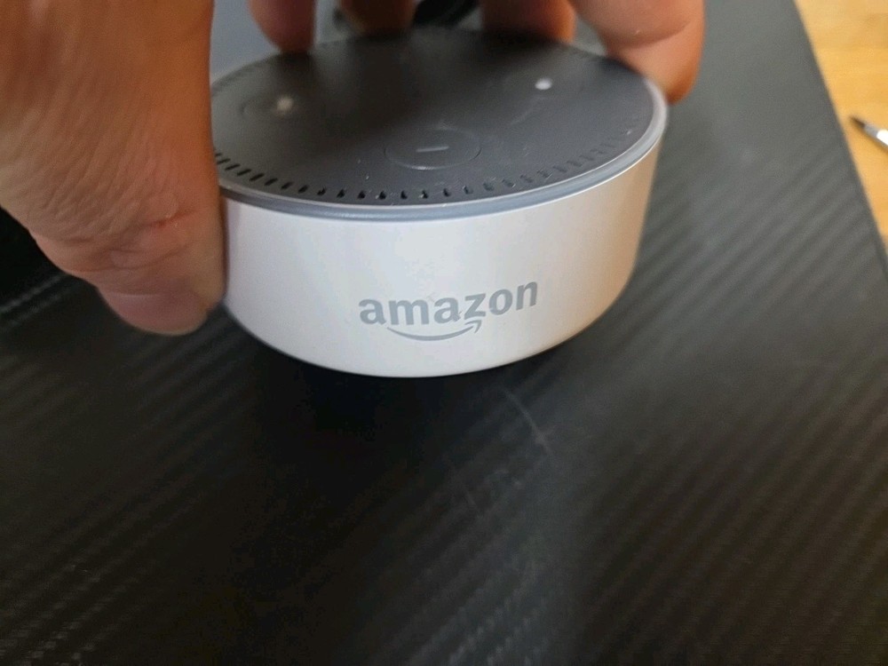 Amazon Echo Dot 2nd Generation Model RS03QR Black Smart Speaker W/Power Supply