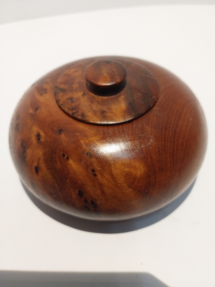 Round Small hand made wood small trinket boxe