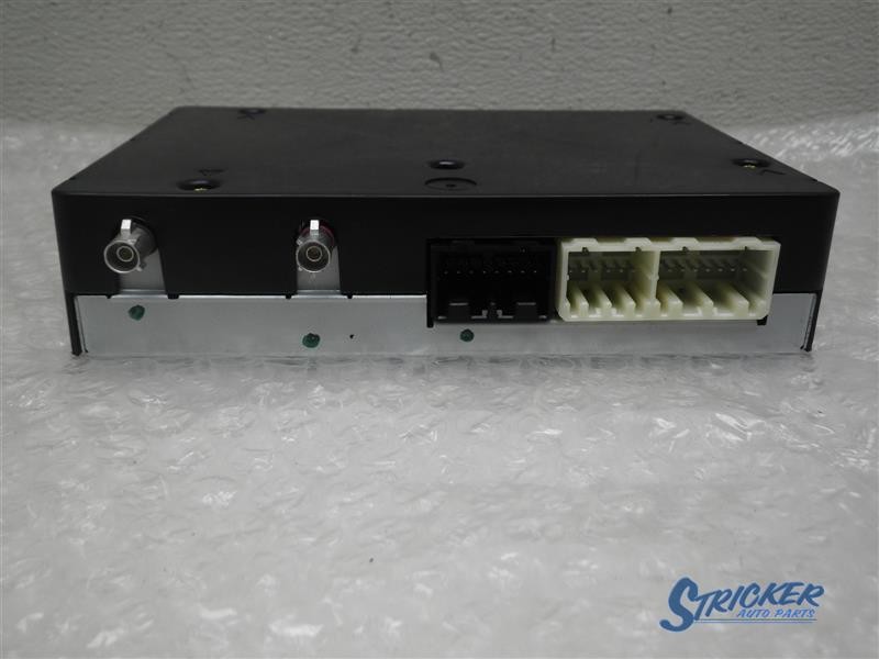 GMC Yukon 2018-2020 Telematics Interface Module 84293872 0676