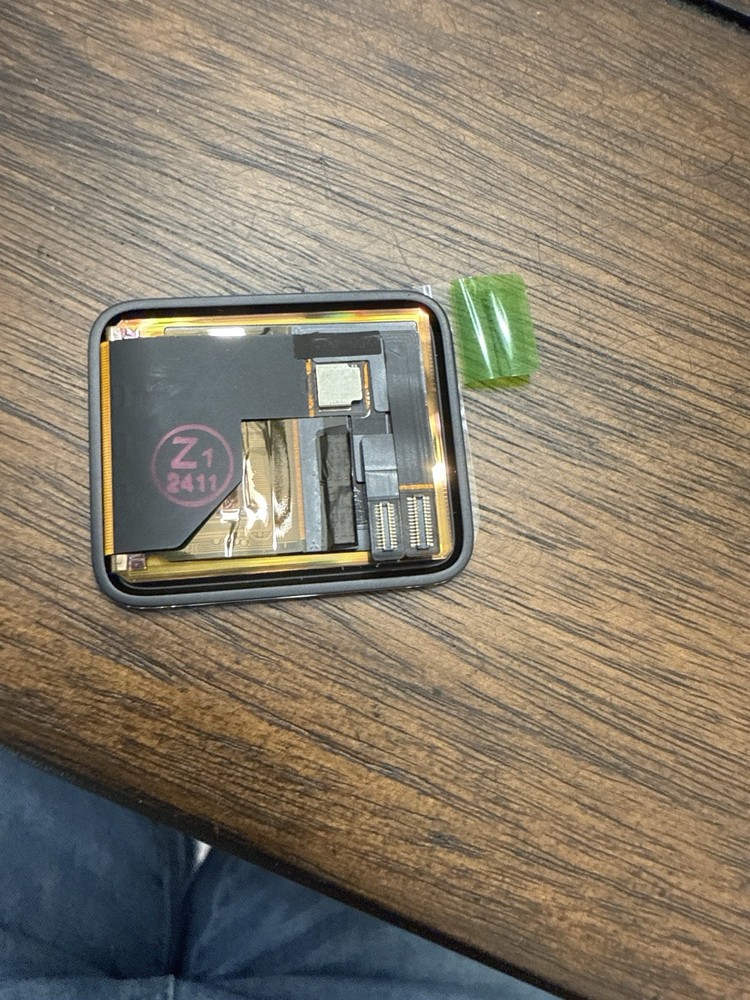 Display And Digitizer Assembly For A Smartwatch